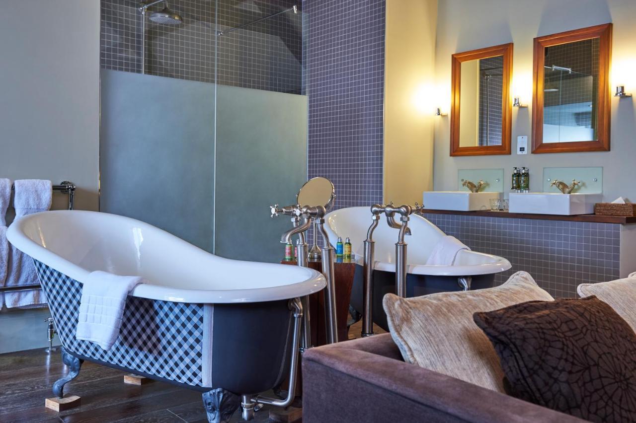 Signature Suite