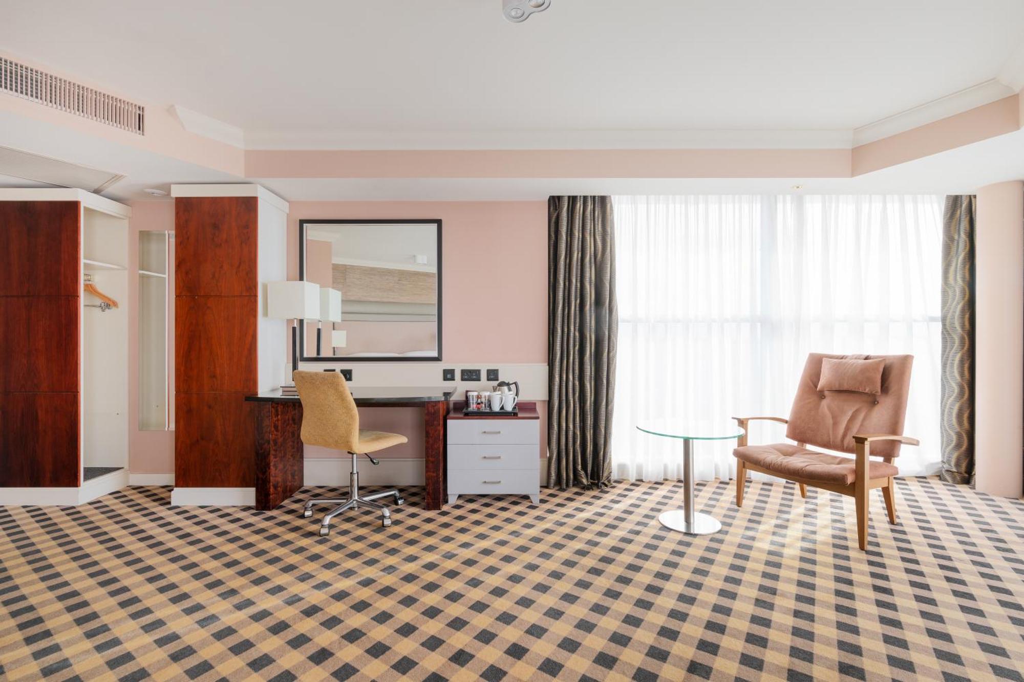 Queen Room