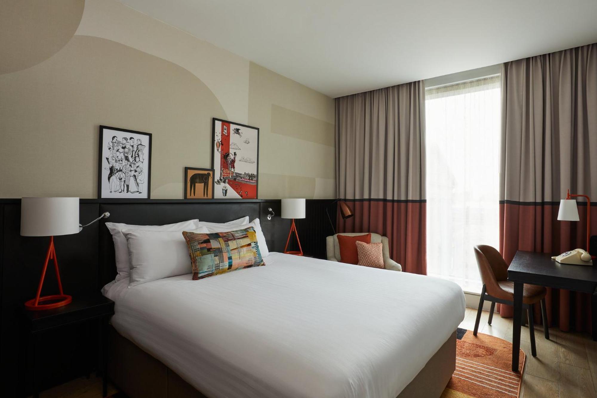 Standard King Room City View