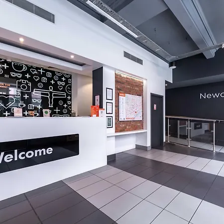 Easyhotel Newcastle-3
